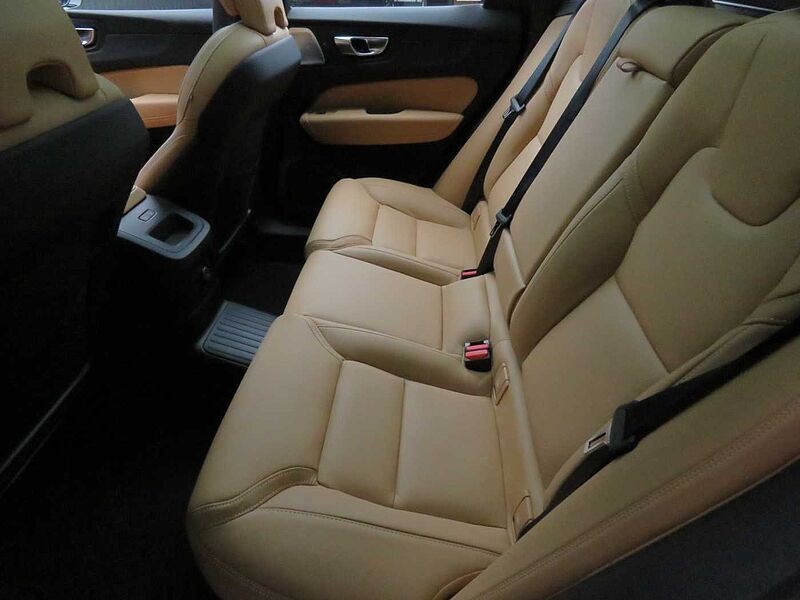 Volvo Ultra, T8 AWD 플러그-인 하이브리드, 전기/가솔린, 브라이트