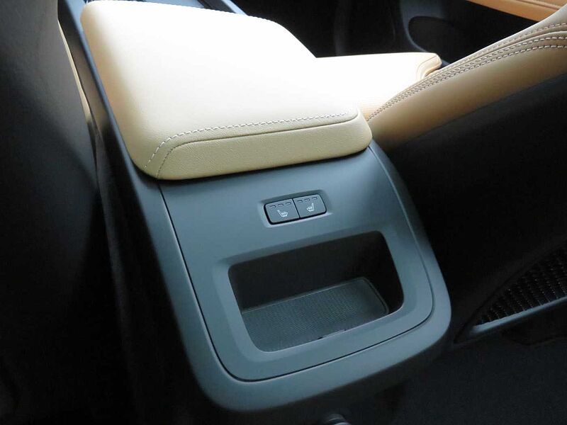 Volvo Ultra, T8 AWD 플러그-인 하이브리드, 전기/가솔린, 브라이트