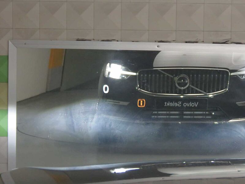 Volvo Ultra, T8 AWD 플러그-인 하이브리드, 전기/가솔린, 브라이트