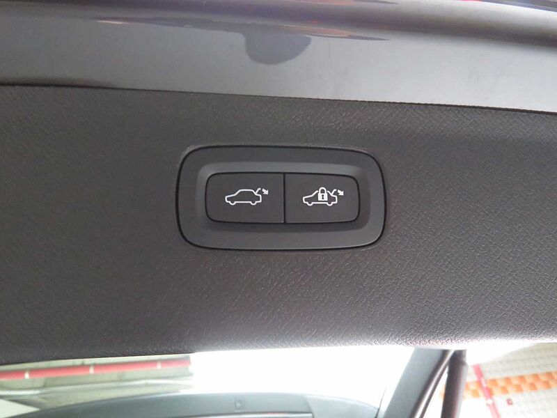 Volvo Recharge Ultimate, T8 AWD 플러그-인 하이브리드, 전기/가솔린, 브라이트, 7 좌석