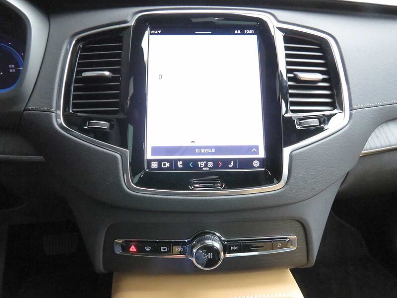 Volvo Recharge Ultimate, T8 AWD 플러그-인 하이브리드, 전기/가솔린, 브라이트, 7 좌석