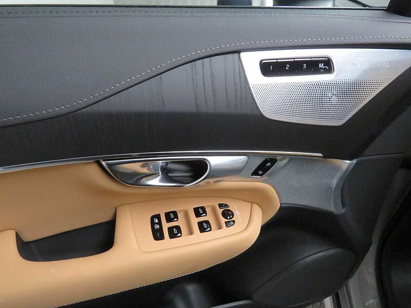 Volvo Recharge Ultimate, T8 AWD 플러그-인 하이브리드, 전기/가솔린, 브라이트, 7 좌석