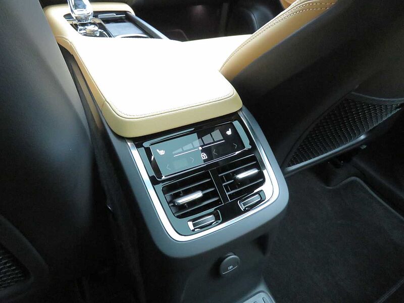 Volvo Recharge Ultimate, T8 AWD 플러그-인 하이브리드, 전기/가솔린, 브라이트, 7 좌석