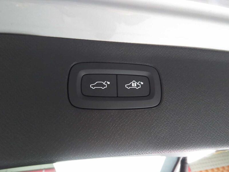 Volvo Recharge Ultimate, T8 AWD 플러그-인 하이브리드, 전기/가솔린, 브라이트, 7 좌석