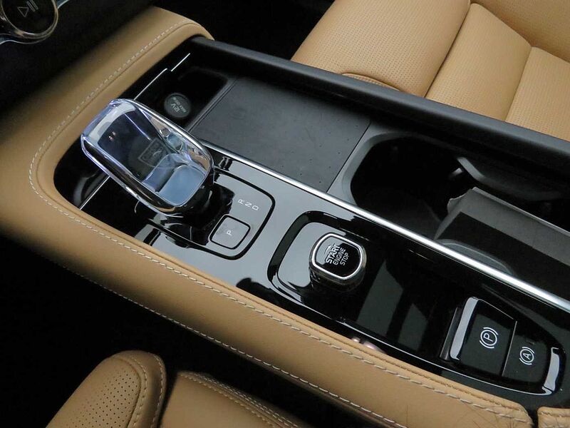 Volvo Recharge Ultimate, T8 AWD 플러그-인 하이브리드, 전기/가솔린, 브라이트, 7 좌석