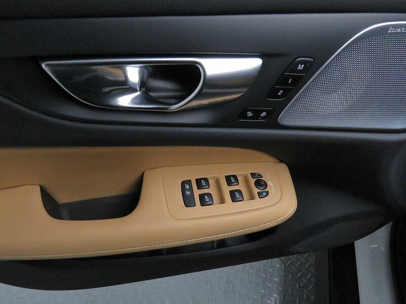 Volvo Ultra, B5 AWD 마일드 하이브리드, 가솔린, 브라이트