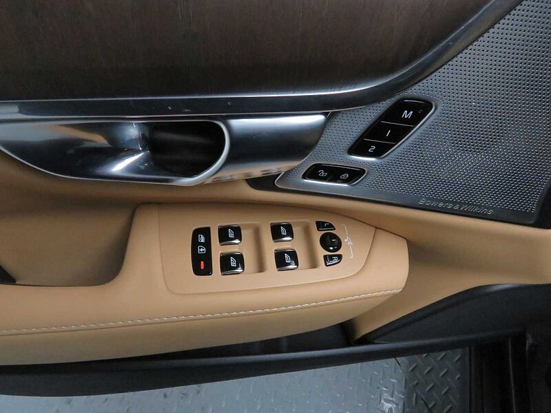 Volvo Ultimate, B5 마일드 하이브리드, 가솔린, 브라이트